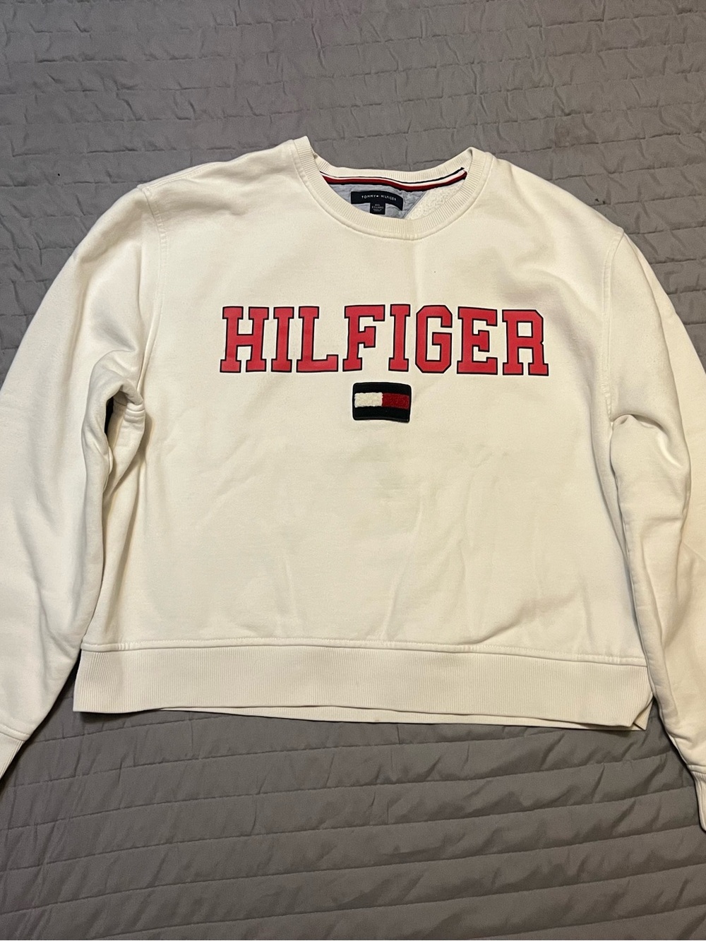 Tommy Hilfiger Cream Crewneck Sweatshirt with Red Logo